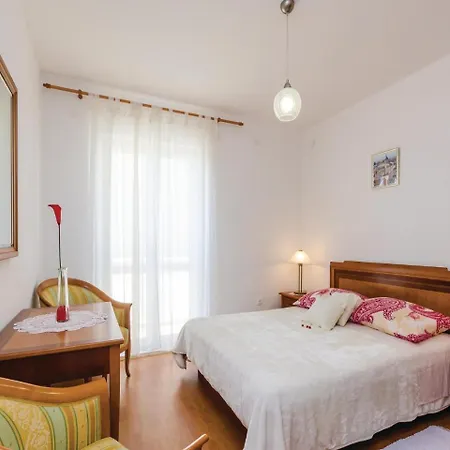 3 Apartment *