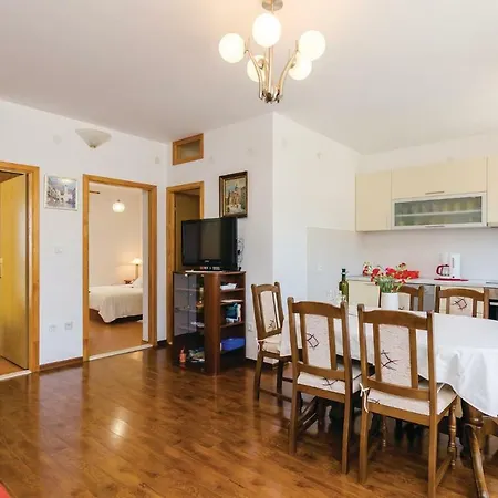 Apartment 3 *